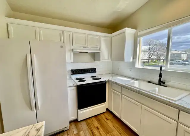Property at 441 Sunland Dr #1, St George, UT, 84790, 3 beds, 2 baths, [object Object]