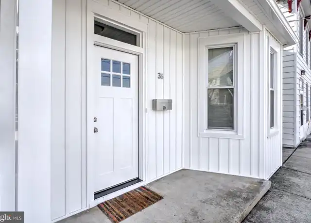Property at 36 E Washington St Unit 201B, Elizabethtown, PA, 17022, 1 bed, 1 bath, [object Object]