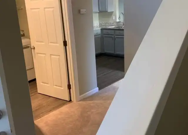 Property at 905 29th St SE Unit B, Auburn, WA, 98002, 3 beds, 2.5 baths, [object Object]