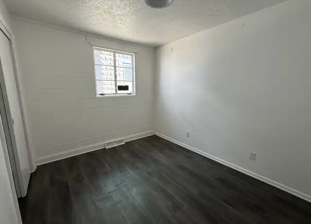 Property at 212 N Sheridan St, Minneapolis, KS, 67467, 1 bed, 1 bath, [object Object]