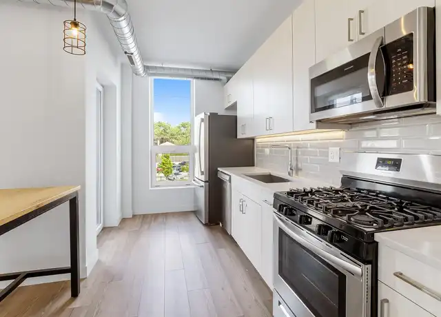 Property at 2405 Hutchinson Apartments - 2405 W Hutchinson St, Chicago, IL, 60618, 1-2 bed, 1-2 bath, [object Object]