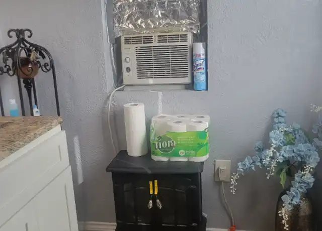 Property at 2705 NW 28th St, Fort Worth, TX, 76106, 1 bed, 1 bath, [object Object]