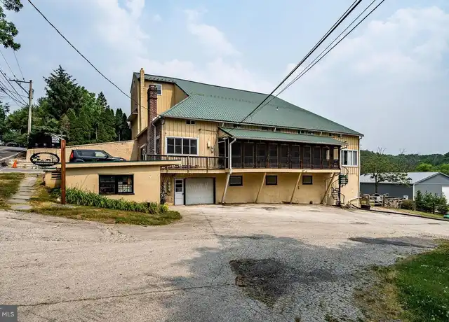 Property at 708 Oakbourne Rd Unit 2, West Chester, PA, 19382, 2 beds, 1 bath, [object Object]