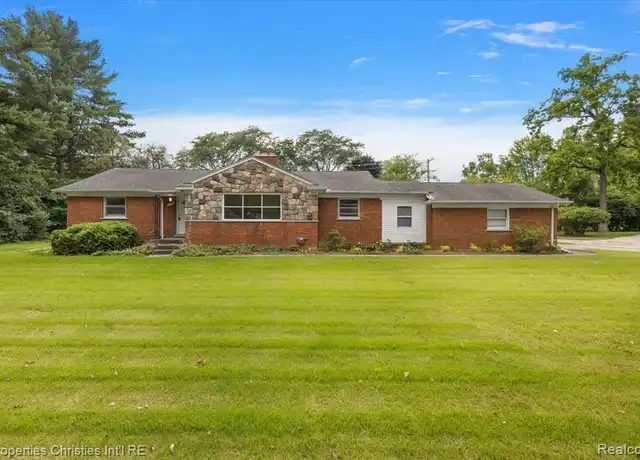 Property at 6030 Lahser Rd, Bloomfield Hills, MI, 48301, 3 beds, 2 baths, [object Object]