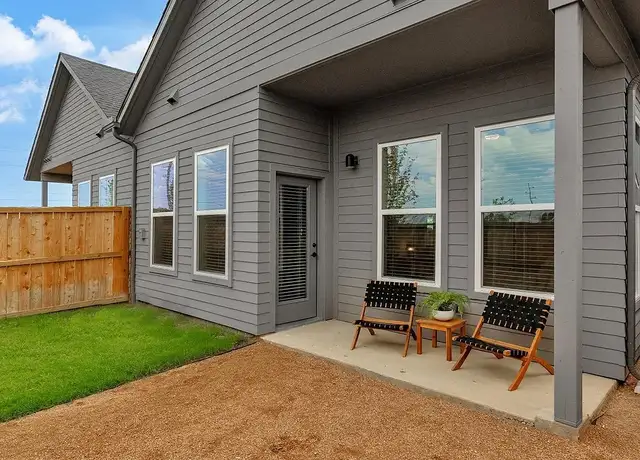 Photo of 2205 N Bonnie Brae St, Denton, TX 76207