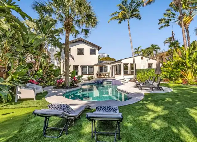 Property at 110 SE 11th Ave, Fort Lauderdale, FL, 33301, 3 beds, 2.5 baths, [object Object]