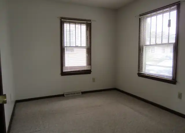 Property at 1111 E Loren St, Springfield, MO, 65807, 3 beds, 2 baths, [object Object]
