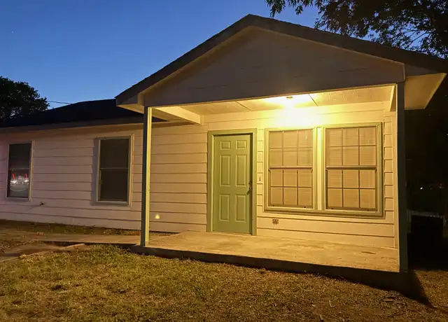 Property at 902 Saint Mary St, Kenedy, TX, 78119, 3 beds, 1 bath, [object Object]