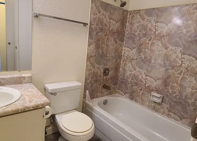 Photo of 15015 15th Ave NE, Shoreline, WA 98155