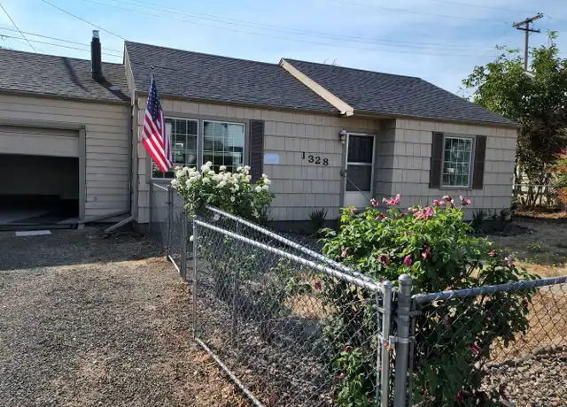 Property at 1328 NW Ellan St, Roseburg, OR, 97470, 2 beds, 1 bath, [object Object]