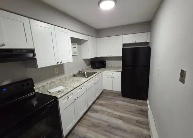 Property at 2425 Wesleyan Ave Unit 2425-23, Rockford, IL, 61108, 1 bed, 1 bath, [object Object]