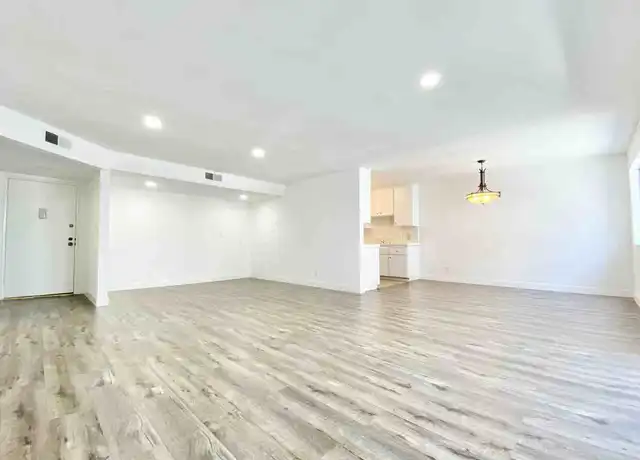 Property at 121 N Croft Ave #207, Los Angeles, CA, 90048, 2 beds, 2 baths, [object Object]