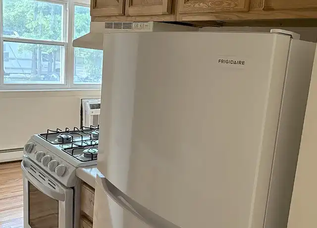 Property at Rosewood Gardens - 7 Charles St, Roselle Park, NJ, 07204, 1 bed, 1 bath, [object Object]