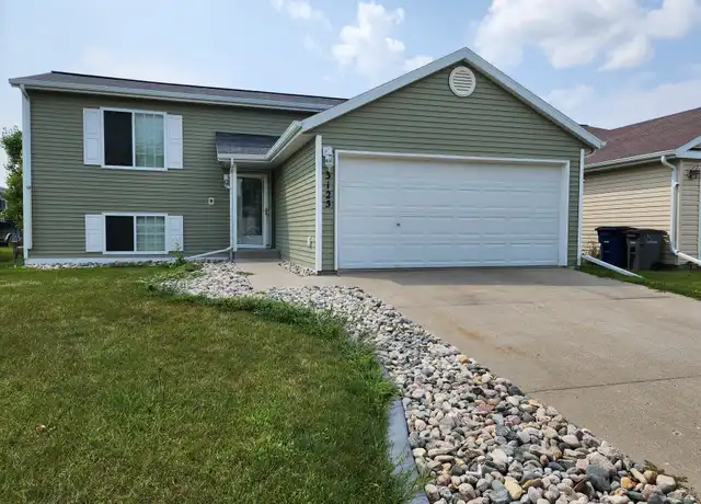 Property at 3125 32nd St S, Moorhead, MN, 56560, 3 beds, 2 baths, [object Object]