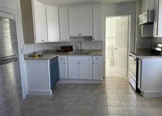 Property at 10 Balmforth Ave Unit 10, Danbury, CT, 06810, 3 beds, 2 baths, [object Object]