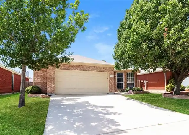 Property at 10621 Big Oak Dr, Fort Worth, TX, 76131, 2 beds, 1.5 baths, [object Object]