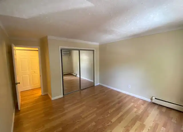 Property at 1105 N Stephenson Hwy Unit 1005-63, Royal Oak, MI, 48067, 1 bed, 1 bath, [object Object]