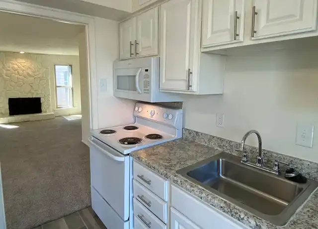 Property at Woodbridge - 10702 Stone Canyon Rd, Dallas, TX, 75230, 1-2 bed, 1-2 bath, [object Object]