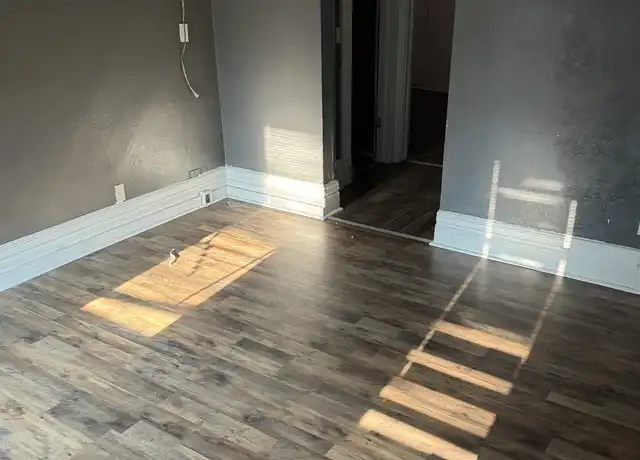 Property at 318 Wasaon St Unit 318, Toledo, OH, 43609, 1 bed, 1 bath, [object Object]