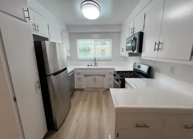 Property at 3120 W Riverside Dr Unit B, Burbank, CA, 91505, 1 bed, 1 bath, [object Object]