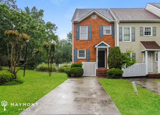 Property at 121 Village Walk, Columbia, SC, 29209, 2 beds, 2 baths, [object Object]