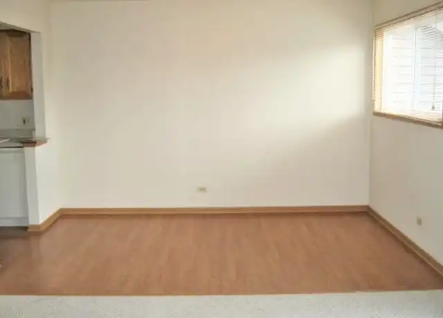 Property at 1404 Suydam Rd, Sandwich, IL, 60548, 2 beds, 1 bath, [object Object]