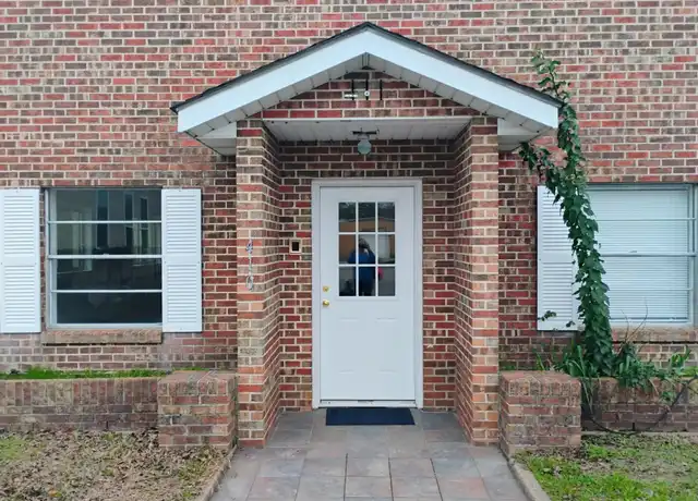 Property at 410 S La Salle St, Navasota, TX, 77868, 3 beds, 2.5 baths, [object Object]