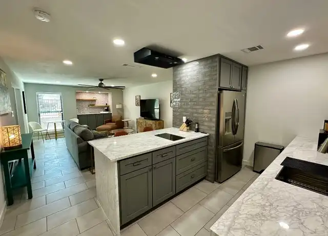 Property at 1510 W North Loop Blvd #1113, Austin, TX, 78756, 1 bed, 1 bath, [object Object]