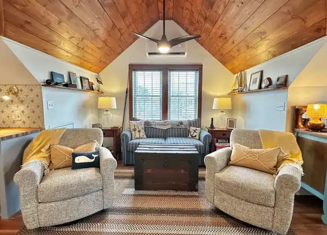 Property at 316 Succotash Rd, Wakefield, RI, 02879, 1 bed, 1 bath, [object Object]