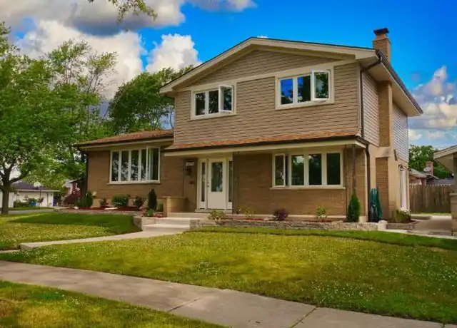 Property at 10109 S Kilbourn Ave, Oak Lawn, IL, 60453, 4 beds, 2 baths, [object Object]