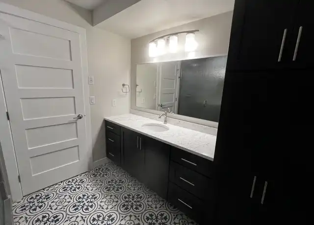 Property at 412 5th St N, Fargo, ND, 58102, 3 beds, 2 baths, [object Object]
