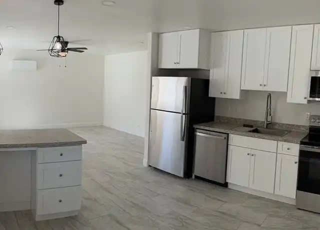 Property at 134 N Poplar Ave Unit B, Fresno, CA, 93701, 2 beds, 1 bath, [object Object]