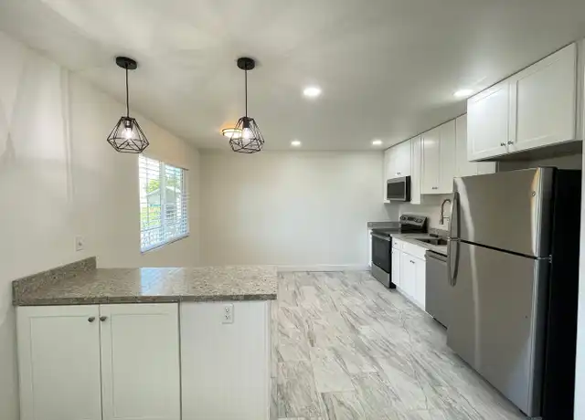 Property at 134 N Poplar Ave Unit B, Fresno, CA, 93701, 2 beds, 1 bath, [object Object]