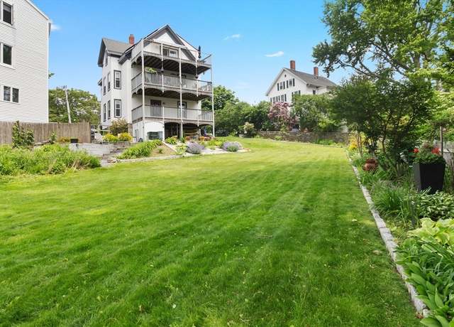 Photo of 17 Lothrop St Unit 1, Beverly, MA 01915