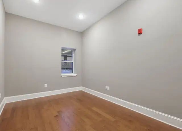 Property at 6 S Calvert St, Baltimore, MD, 21202, 0 beds, 1 bath, [object Object]