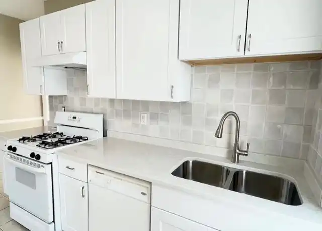 Property at 100 Vandewater St Unit 2, Providence, RI, 02908, 2 beds, 1 bath, [object Object]