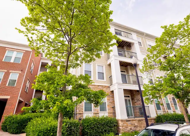 Property at 2301 25th St S Unit 4-312, Arlington, VA, 22206, 2 beds, 1 bath, [object Object]