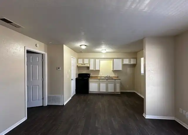 Property at 2932-2934 Bernice Dr Unit 2934, Longview, TX, 75604, 1 bed, 1 bath, [object Object]