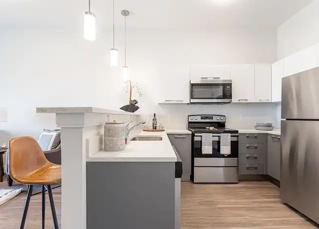 Property at Station Square - 300 N Main St, Mansfield, MA, 02048, 1 bed, 1 bath, [object Object]