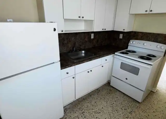 Property at 1040 SW 7th St Unit 4, Miami, FL, 33130, 2 beds, 1 bath, [object Object]