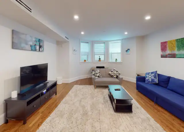 Property at 1240 Beacon St Unit 1, Brookline, MA, 02446, 1 bed, 1 bath, [object Object]