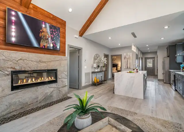Property at 1821 Pearl St, Nashville, TN, 37203, 3 beds, 2 baths, [object Object]