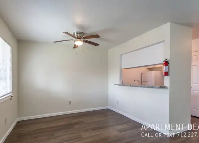 Property at 407 Lakeview Dr Unit 4004, Clute, TX, 77531, 2 beds, 1 bath, [object Object]