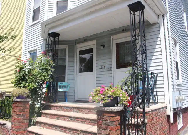 Property at 95 Marion St Unit 1, Somerville, MA, 02143, 3 beds, 1 bath, [object Object]
