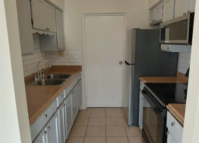 Property at 1410 E Mountain View Rd Unit 2, Phoenix, AZ, 85020, 2 beds, 1 bath, [object Object]