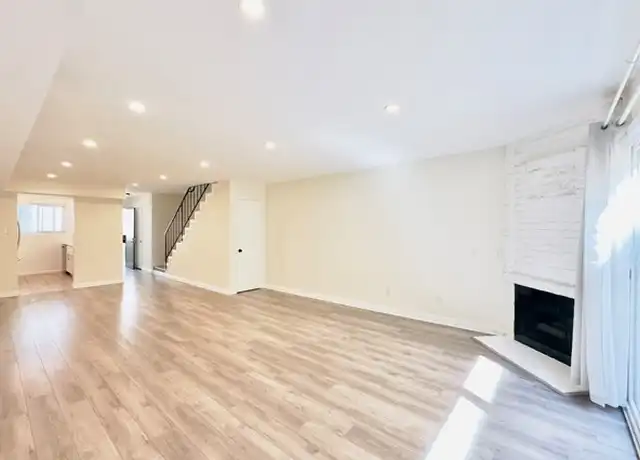 Property at 525 E Verdugo Ave Unit D, Burbank, CA, 91501, 2 beds, 3 baths, [object Object]