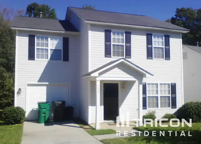 Property at 401 Peachtree Rd, Charlotte, NC, 28216, 3 beds, 2 baths, [object Object]