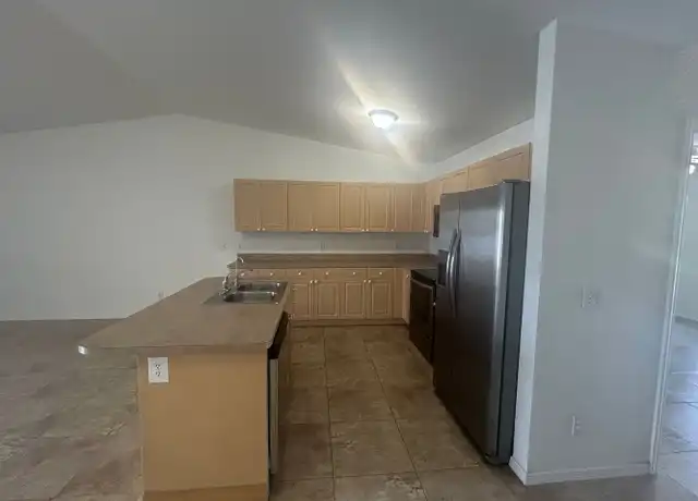 Property at 605 SE 5th St, Cape Coral, FL, 33990, 3 beds, 2 baths, [object Object]