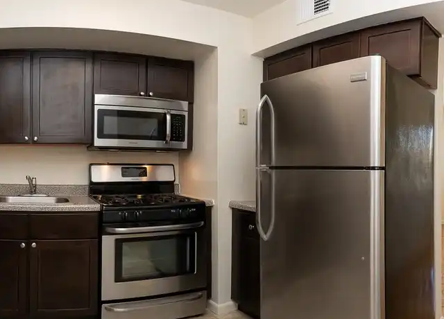 Property at Berdan Court - 2 Hazen Ct, Wayne, NJ, 07470, 1-2 bed, 1 bath, [object Object]
