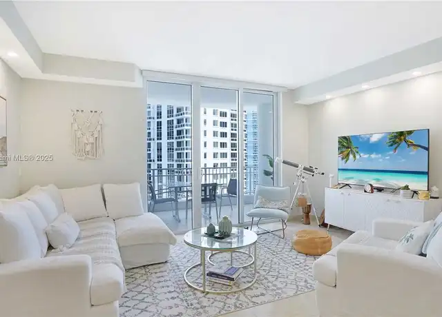 Property at 801 Brickell Key Blvd, Miami, FL, 33131, 2 beds, 2 baths, [object Object]